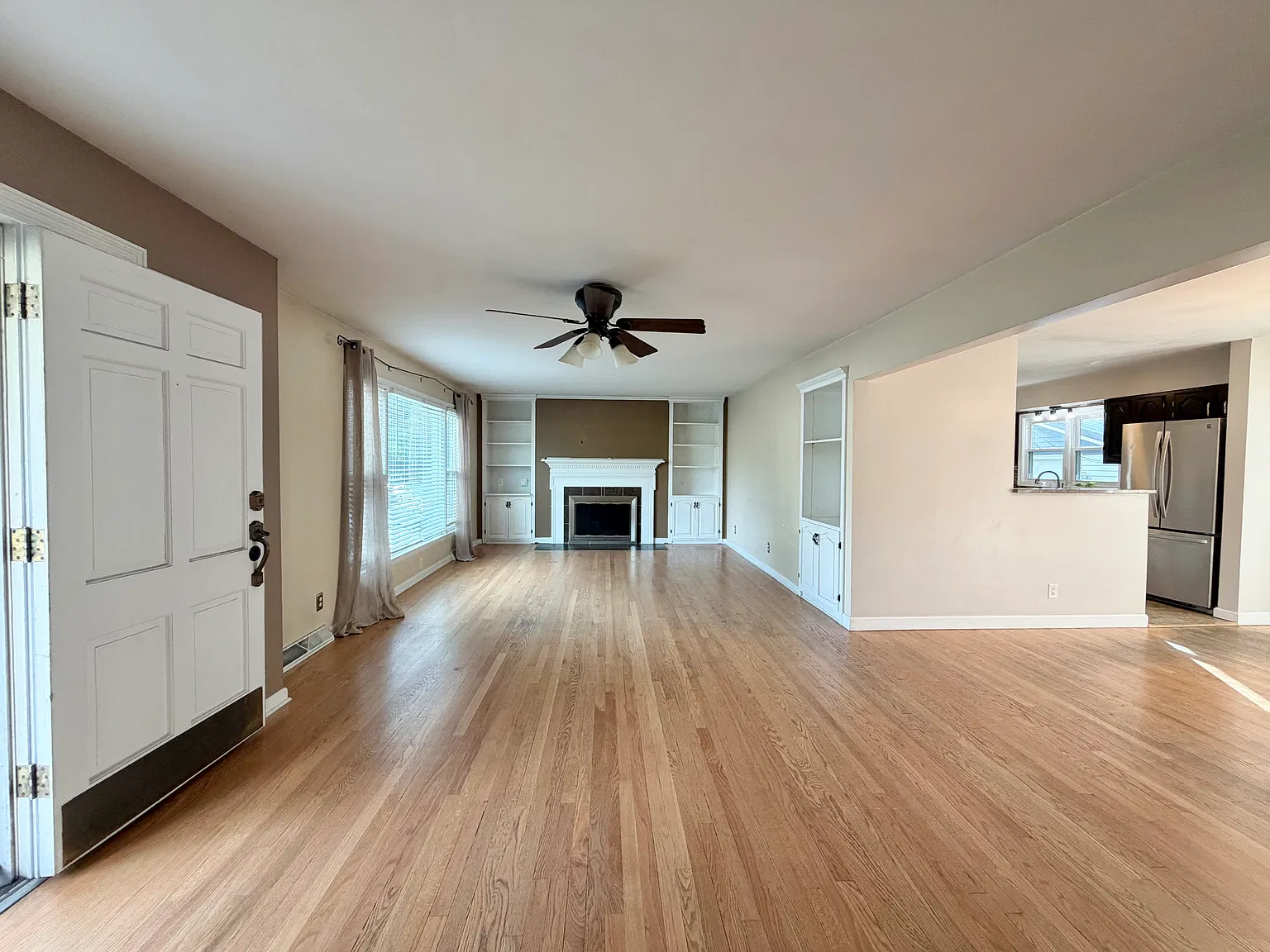 2 bed, 2255 sqft, $2,400 — Photo 3