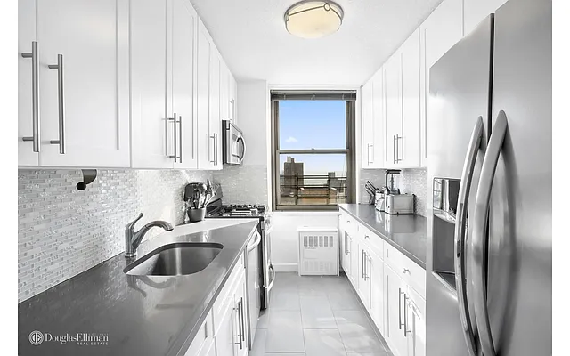 Rented by Douglas Elliman | media 8