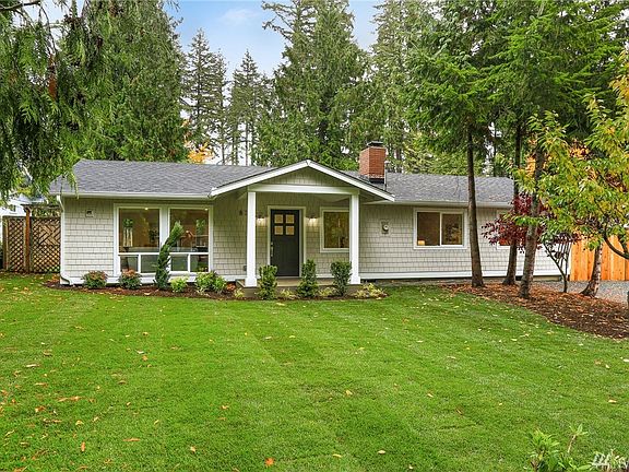 2nd image of 832 211th Pl NE