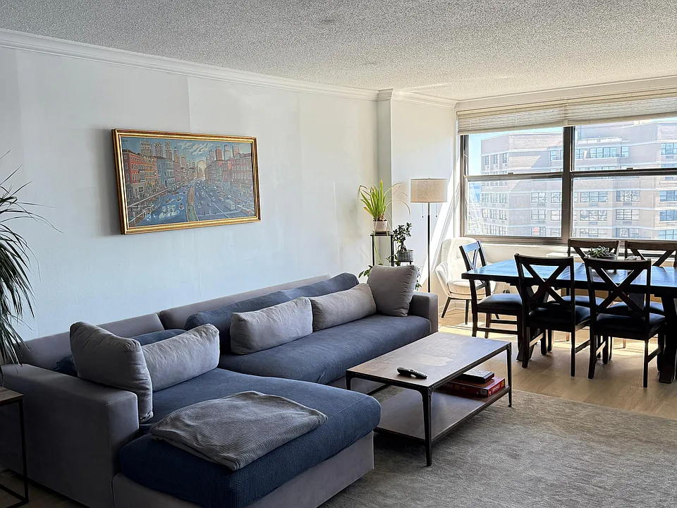 7000 Boulevard E #43A