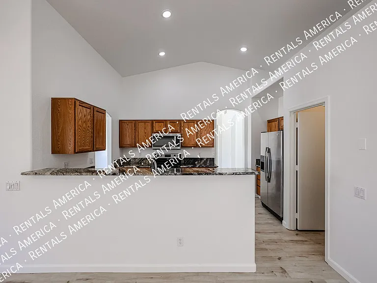 764 E Sheffield Ave — Photo 21