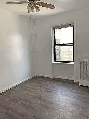 Rented by Halvatzis Realty | media 6