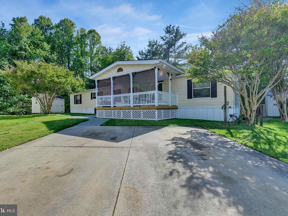 1st image of 462 Sarah Anne Dr