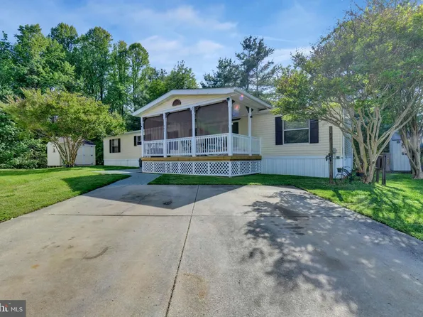 462 Sarah Anne Dr, Lothian, MD 20711
