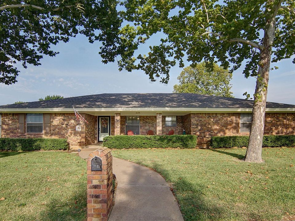 1st image of 1404 Tanglewood Dr