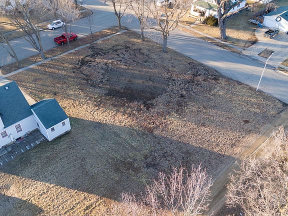 3rd image of 518 NE Park St
