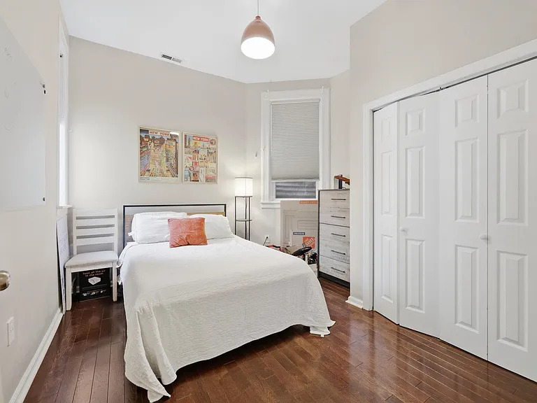 935 Summit Ave #2 — Photo 9