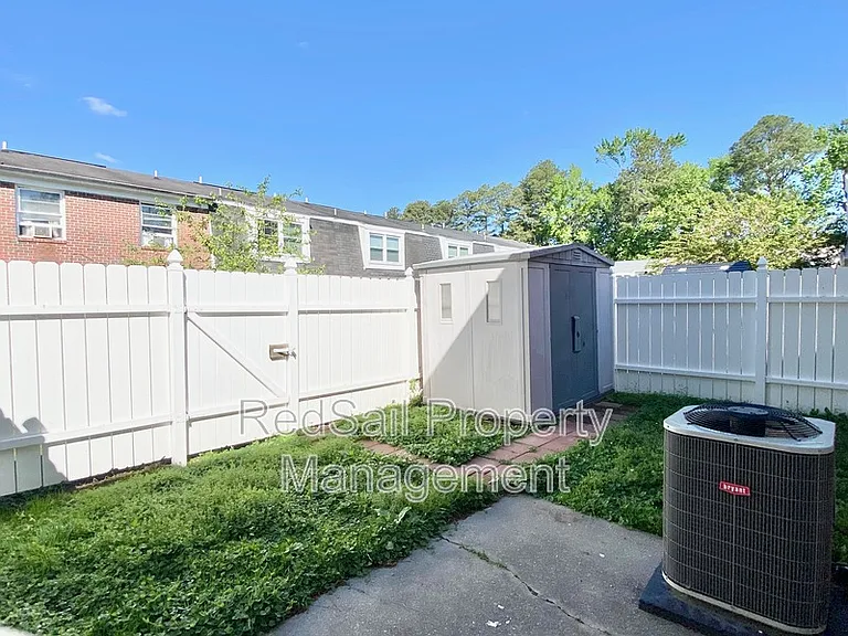 376 Susan Constant Dr — Photo 20