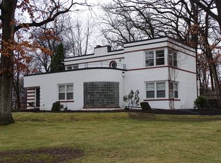 3603 Highcrest Rd, Rockford, IL 61107