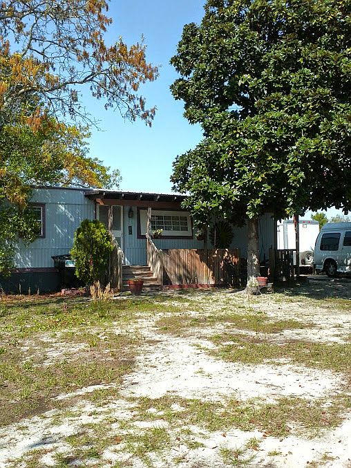 2nd image of 609 Lagoon Oaks Cir