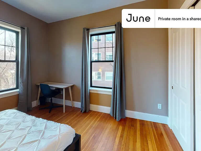 1592 Beacon St #A — Photo 2