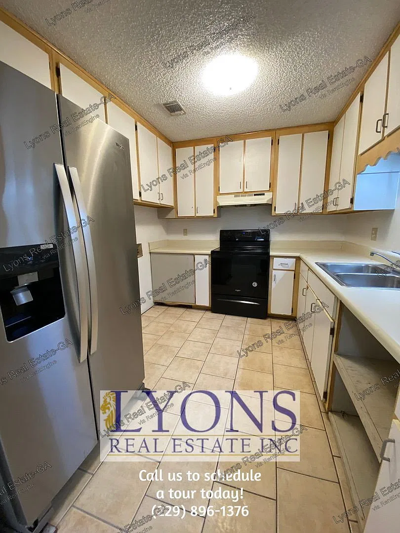 2 bed, 1.0 bath, $850 — Photo 4