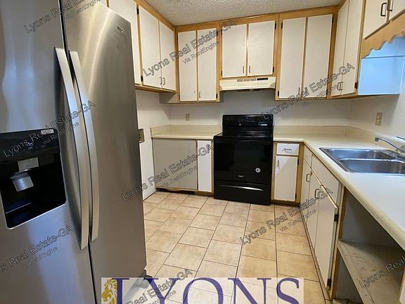 4th image of 1016 S Gordon Ave #D