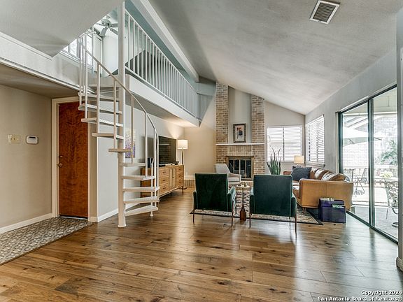2nd image of 13222 N HUNTERS CIR