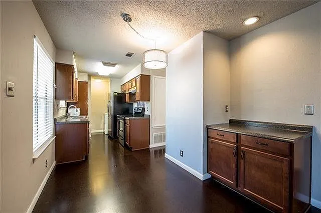 4902 Duval Rd — Photo 5
