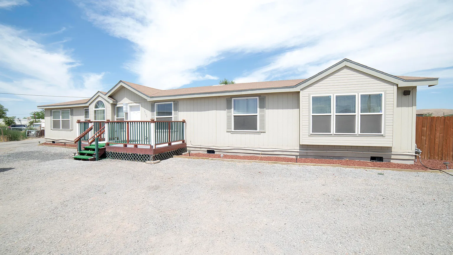2745 Ramsey St photo 1