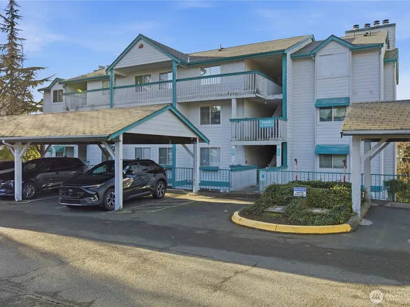28610 16th Avenue S #303, Federal Way, WA 98003