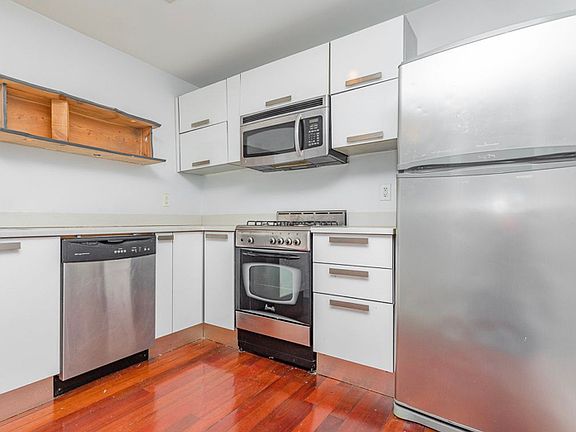 2nd image of 20 Meserole St #1BB
