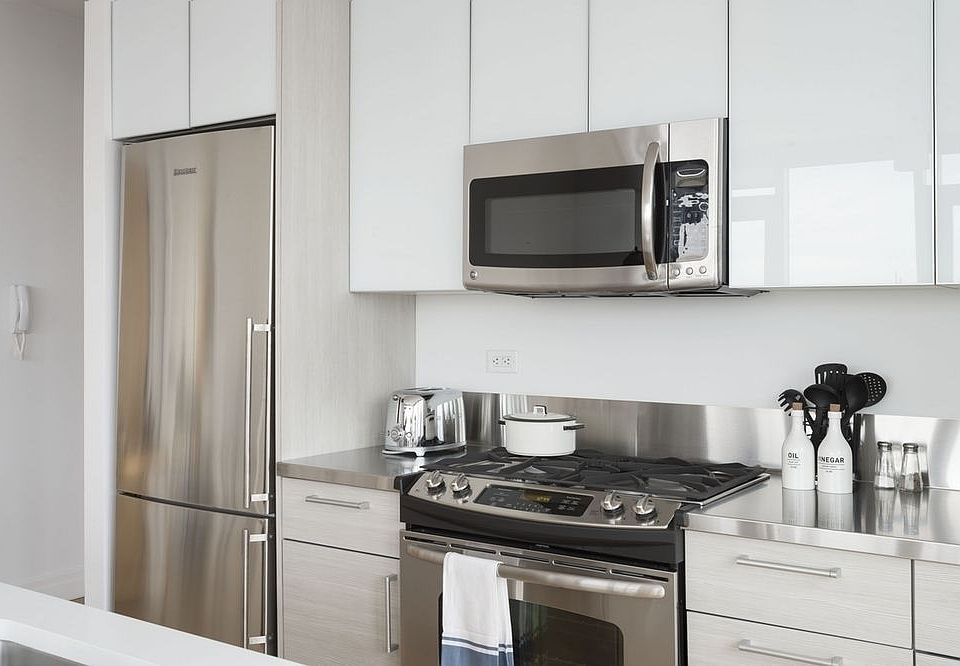 1st image of 550 W 54th St APT 2109