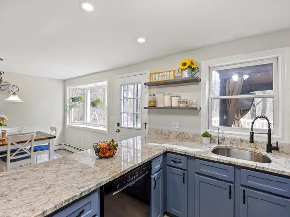 47 Wiley Hill Road, Londonderry, NH 03053