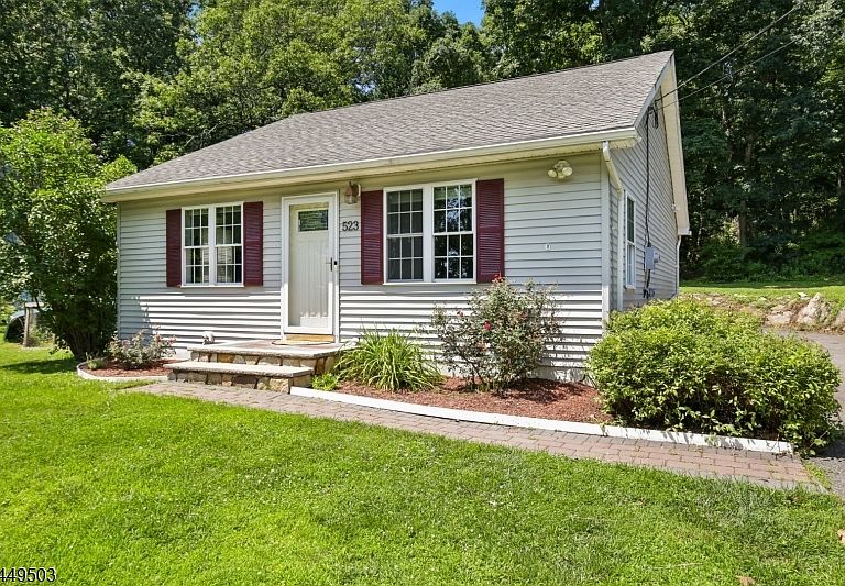 Listing photo 3