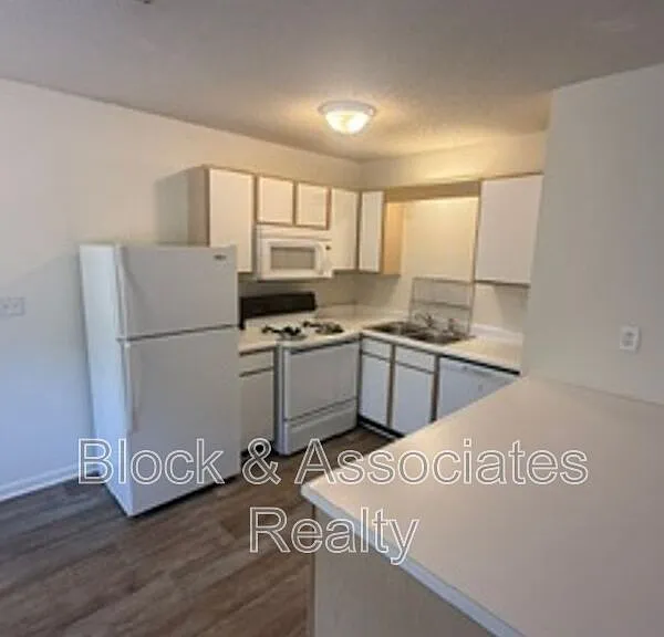 656 Cascade Ave #B — Photo 2