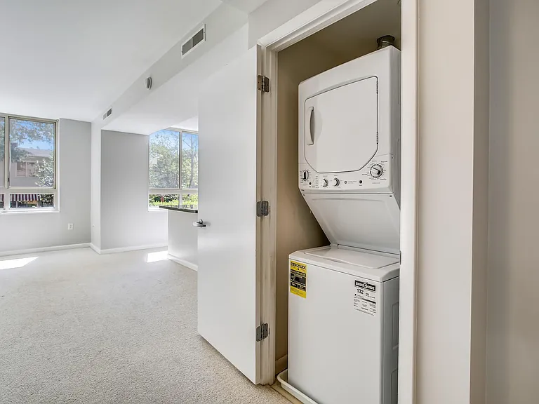 350 G St SW #N123 — Photo 18
