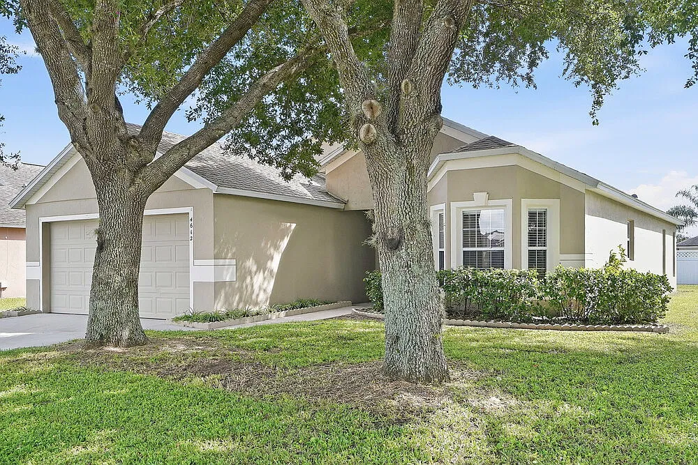 3 bed, 2.0 bath, 1636 sqft, $2,065 — Photo 3