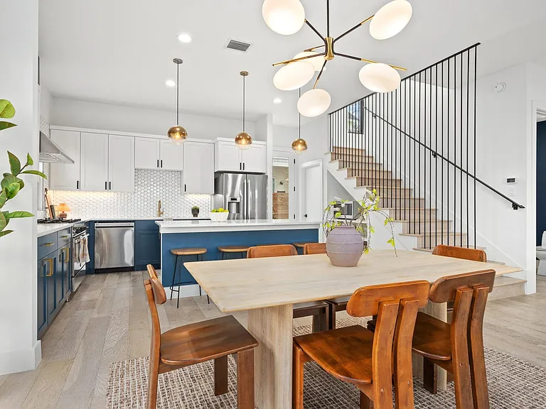 503 Havana St #A — Photo 8