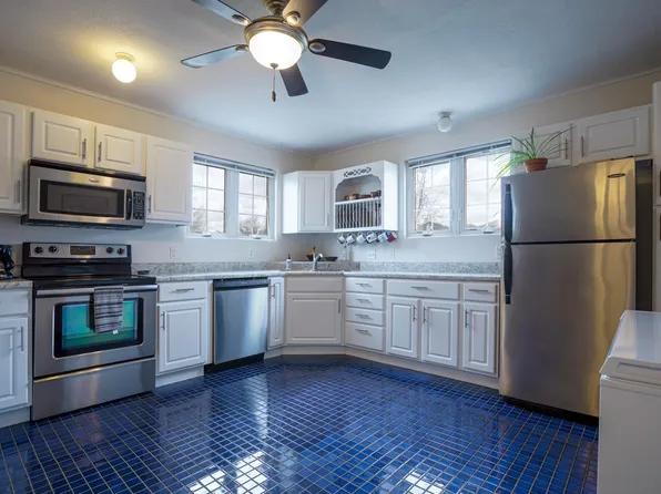 1218 E Oakland St, Rapid City, SD 57701