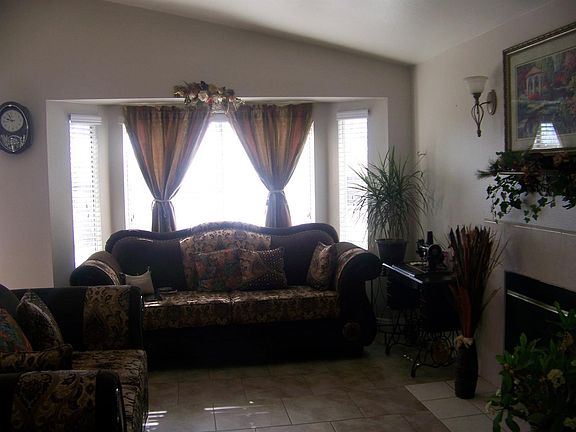3rd image of 14890 Ocotillo St