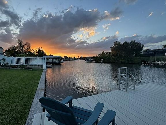 5th image of 403 Flamingo Dr