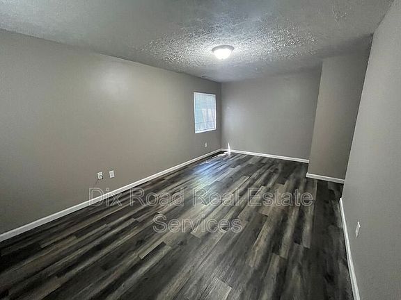 4th image of 4459 Catalina Ave