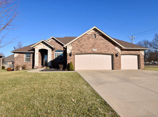 3818 N Slavens Ave, Springfield, MO 65803