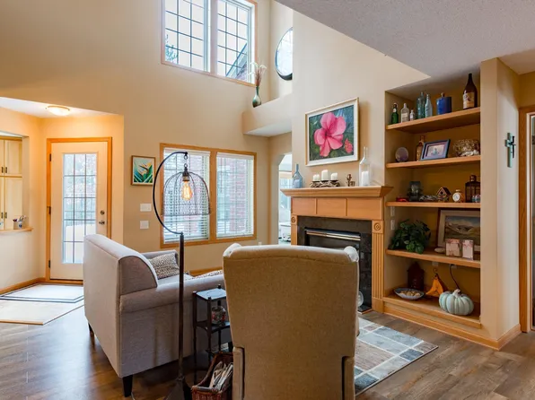 1520 Hunter Hill Rd, Hudson, WI 54016