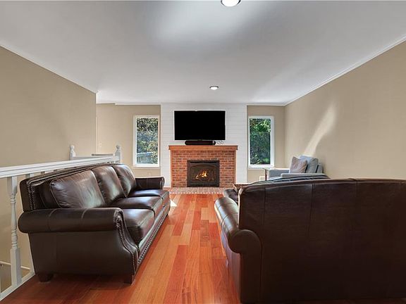 2nd image of 3687 Vinyard Way