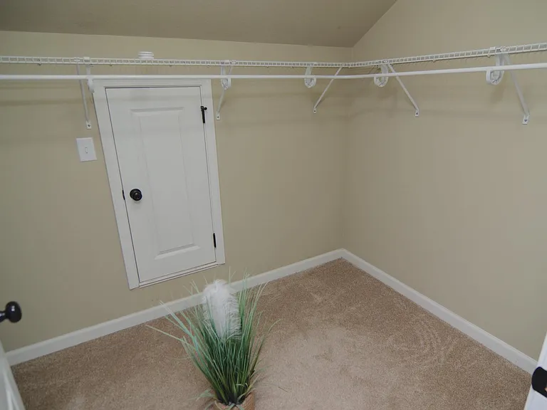 212 Glossy Green Ln — Photo 33