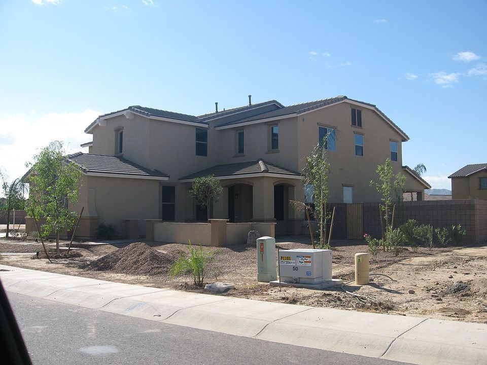 1st image of 2611 E Carob Dr