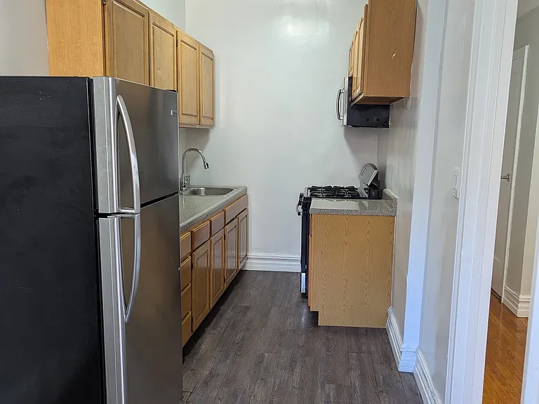 80-15 Grenfell St #E24 — Photo 5