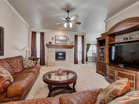 3rd image of 15405 Sugar Loaf Dr
