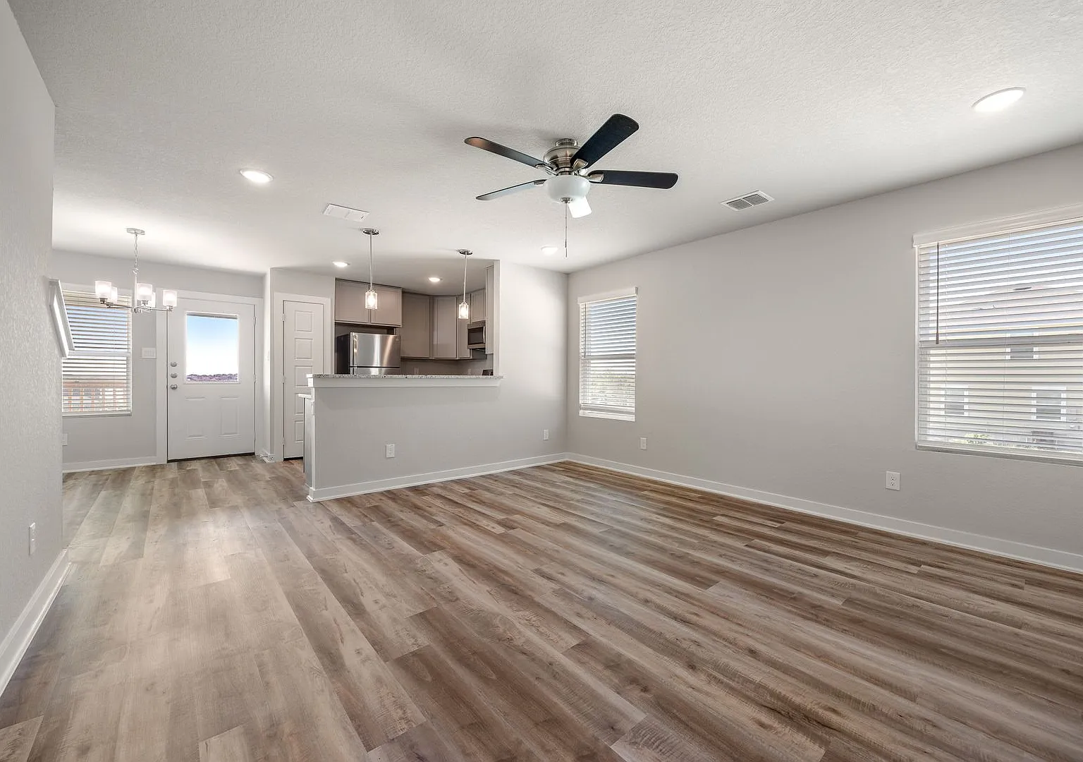 Like-New 3-Bedroom Townhome in Hunters Ranch | Private Yard + Garage — Photo 2