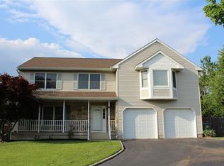 7 Mindy Rd, Edison, NJ 08820