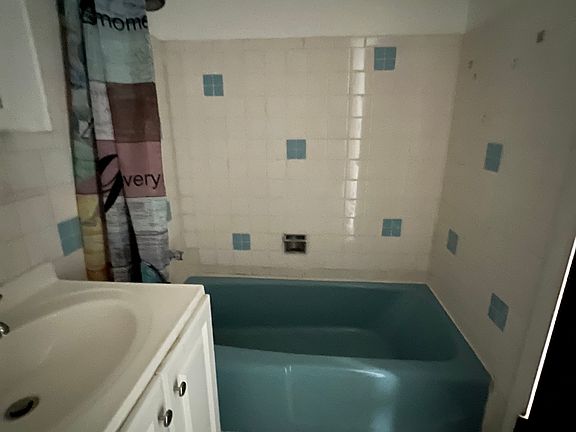3rd image of 9229 Sally Ln
