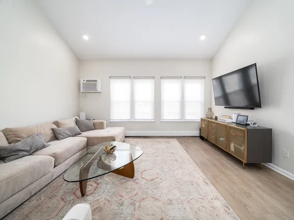 213 Roosevelt Street image 5 of 24