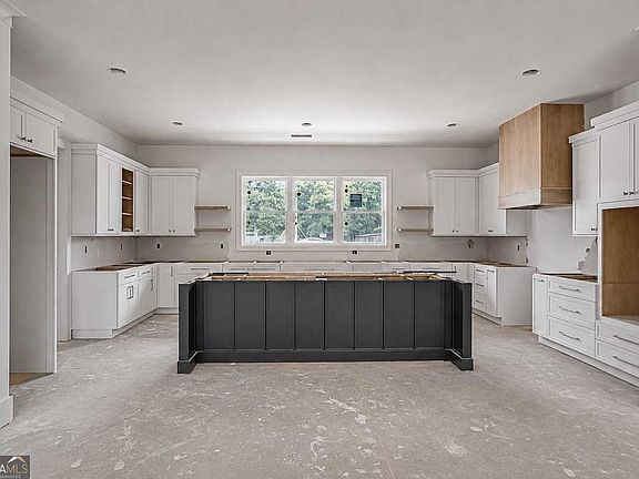 3rd image of 632 Arnold Mill Rd