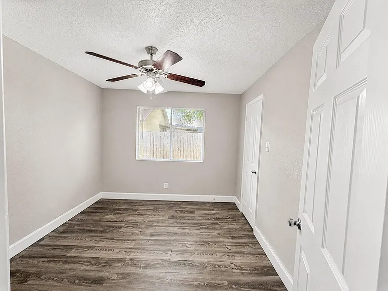 10806 Parkland Woods Dr — Photo 8