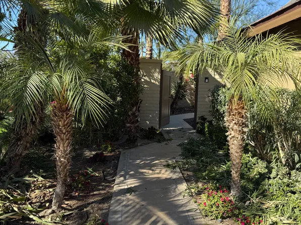 190 Wagon Wheel Rd, Palm Desert, CA 92211