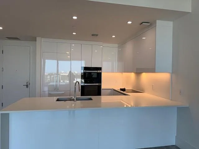 220 Lake Shore Dr #717 — Photo 3