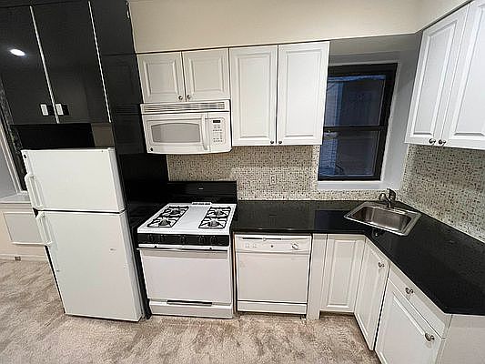 1st image of 360 E 50th St APT 3A