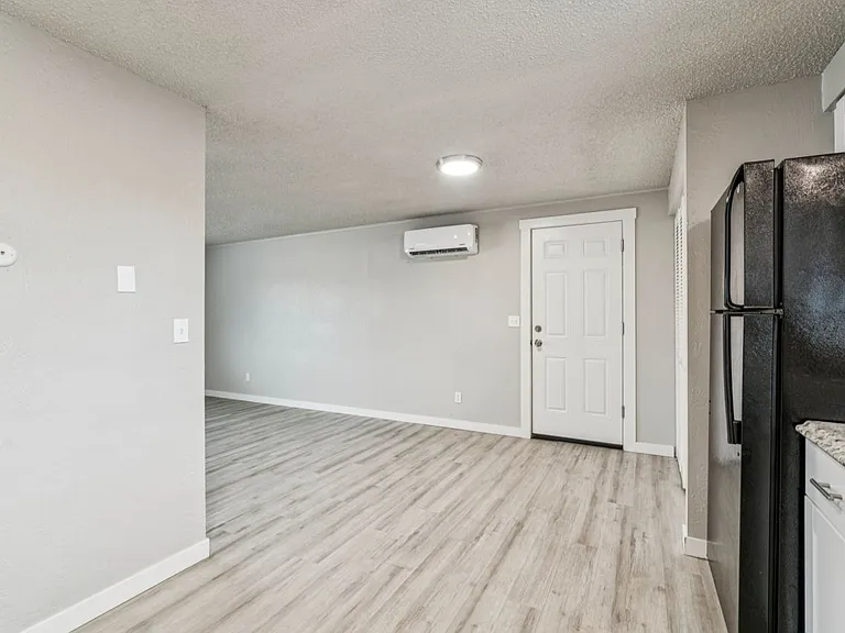 2111 Airport Ave #2105 — Photo 5